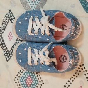 Wonder nation denim colored shoes, toddler girl size 7